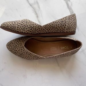 TOMS Jutti Neat Pointed Toe Flats in Tan Leopard Print Women's Size 7, EUC